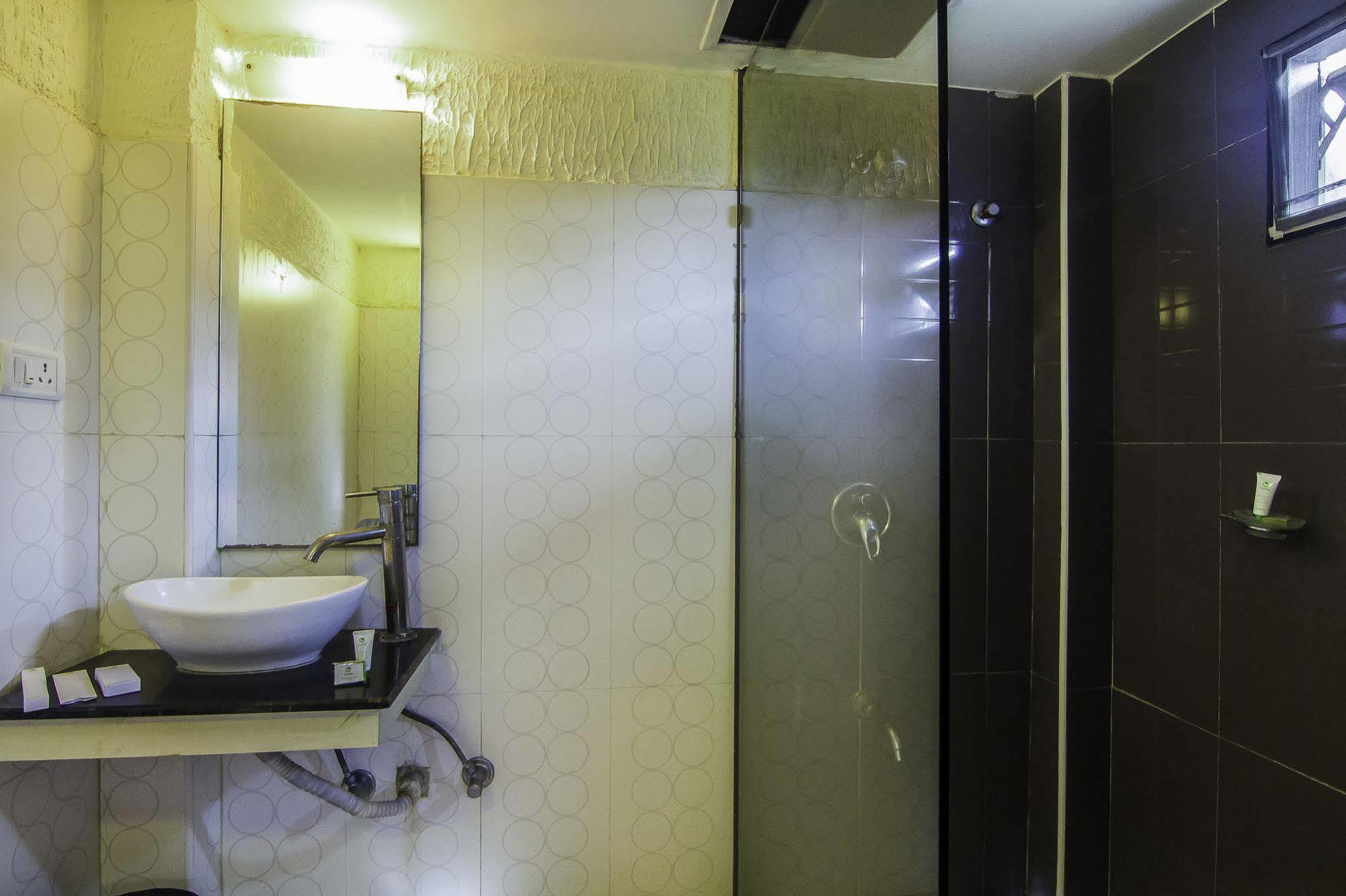 Hotel Treebo Trip Hive Chennai Exterior foto